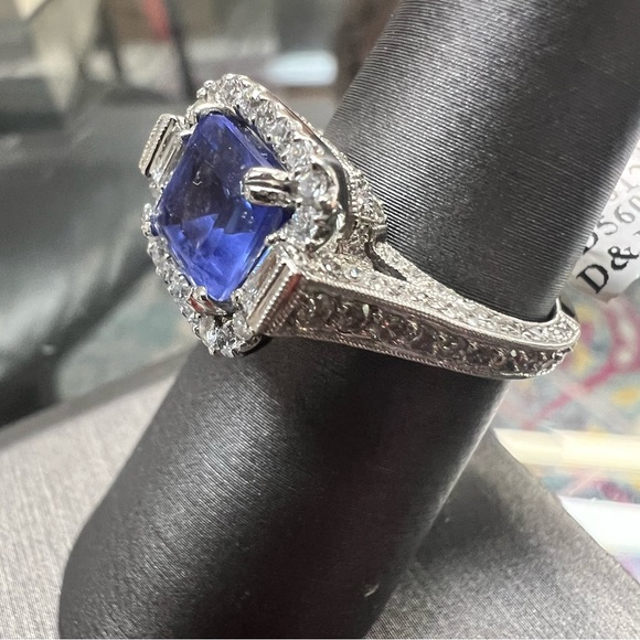 14k White Gold Diamond & Tanzanite Ring - Picture 10 of 11